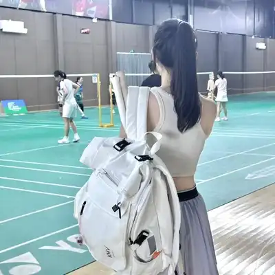 邱凡